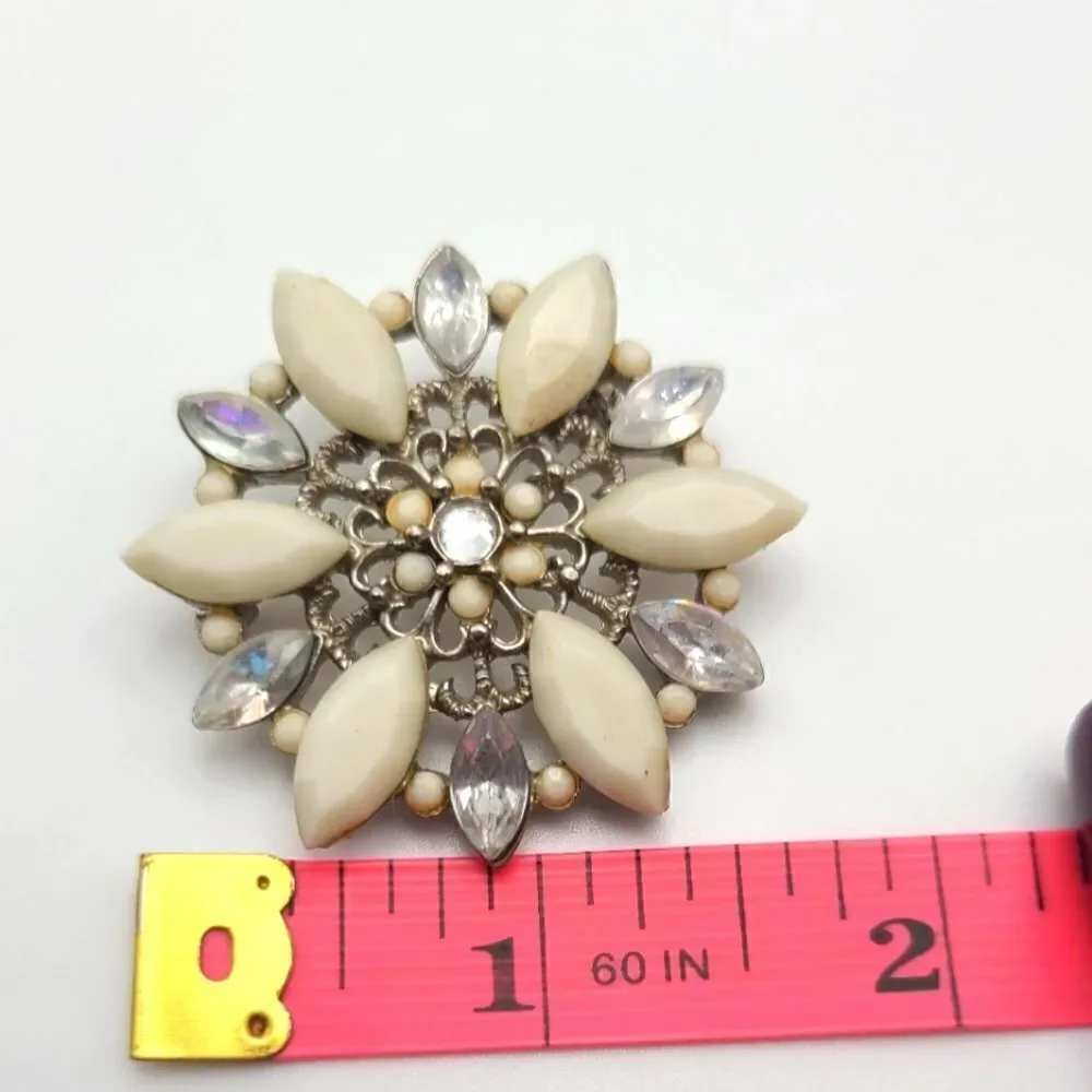 Vintage brooch pin, rhinestones silvertone